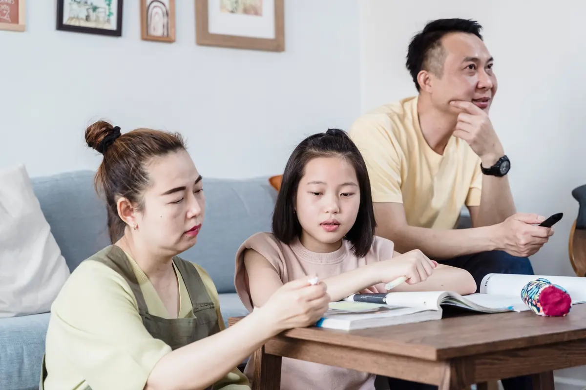 Homework Help Without Hovering: How to Guide Your Child to Work Independently